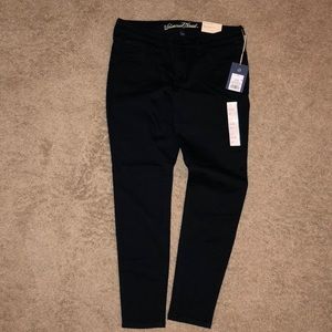 Women’s No-Fade Black Mid-Rise Jegging